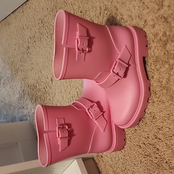 Nanamac Pink Rain Boots - Picture 2 of 2